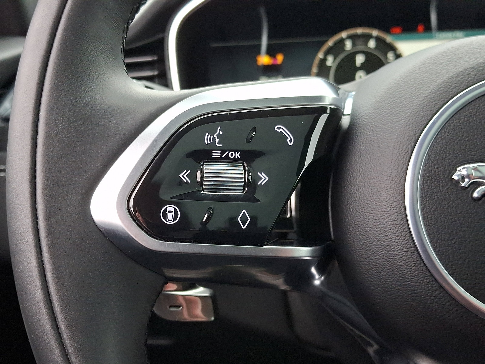 Used 2026 Jaguar F-PACE R-Dynamic S image 22