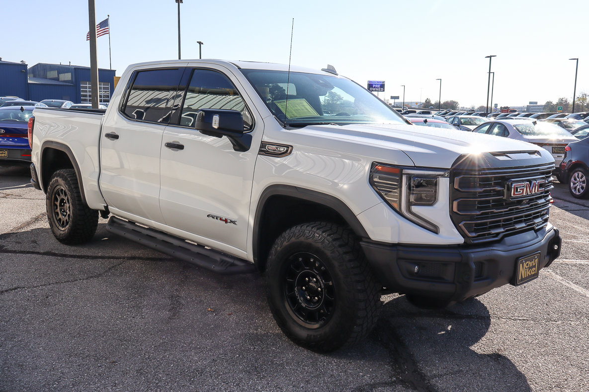 Used 2023 GMC Sierra 1500 AT4X w/ AT4X AEV Edition AWD/4WD image 3