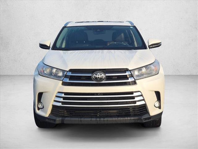 Used 2017 Toyota Highlander Limited Platinum FWD image 2