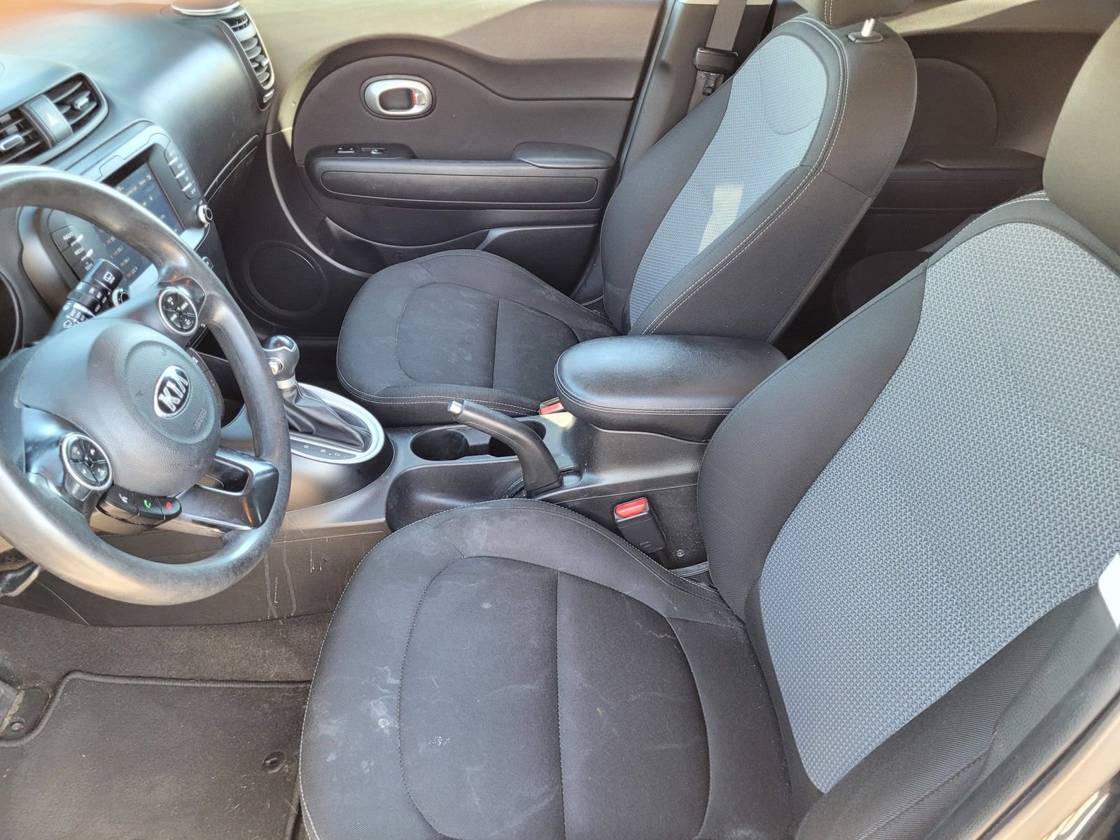 Used 2018 Kia Soul + FWD image 19