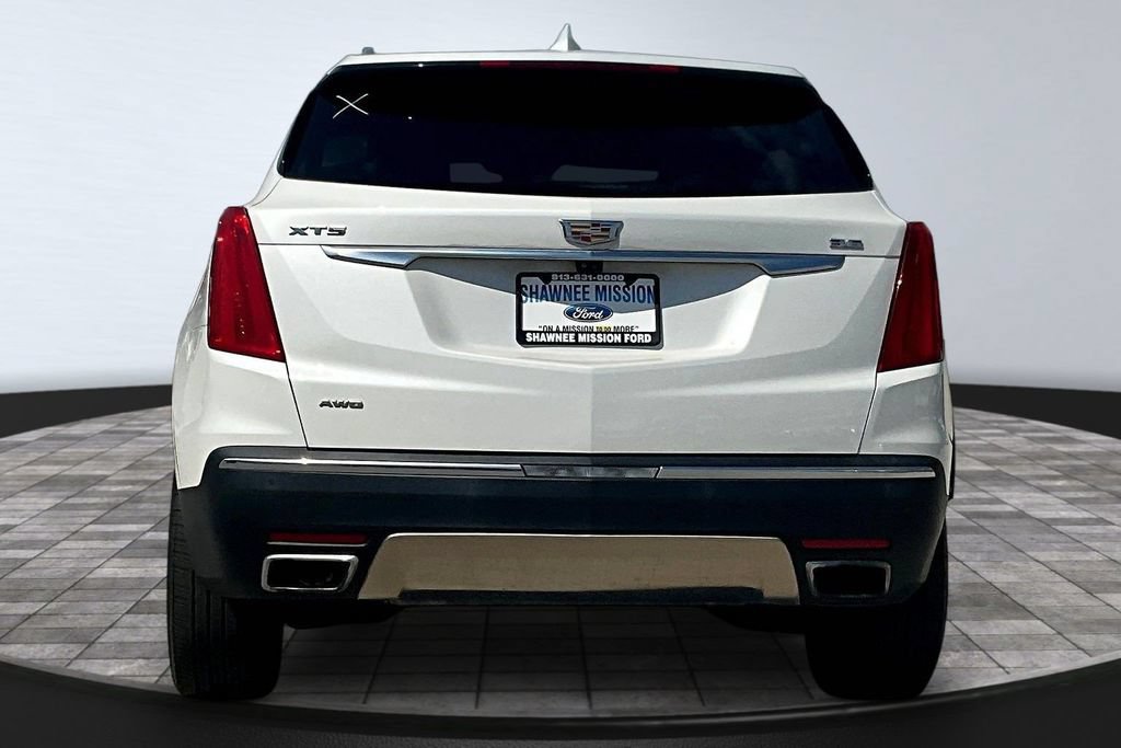 Used 2017 Cadillac XT5 Platinum AWD/4WD image 5