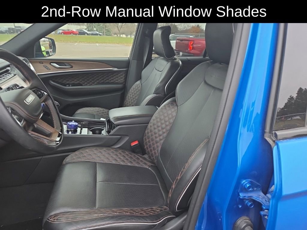 Used 2023 Jeep Grand Cherokee Summit w/ Luxury Tech Group V image 14