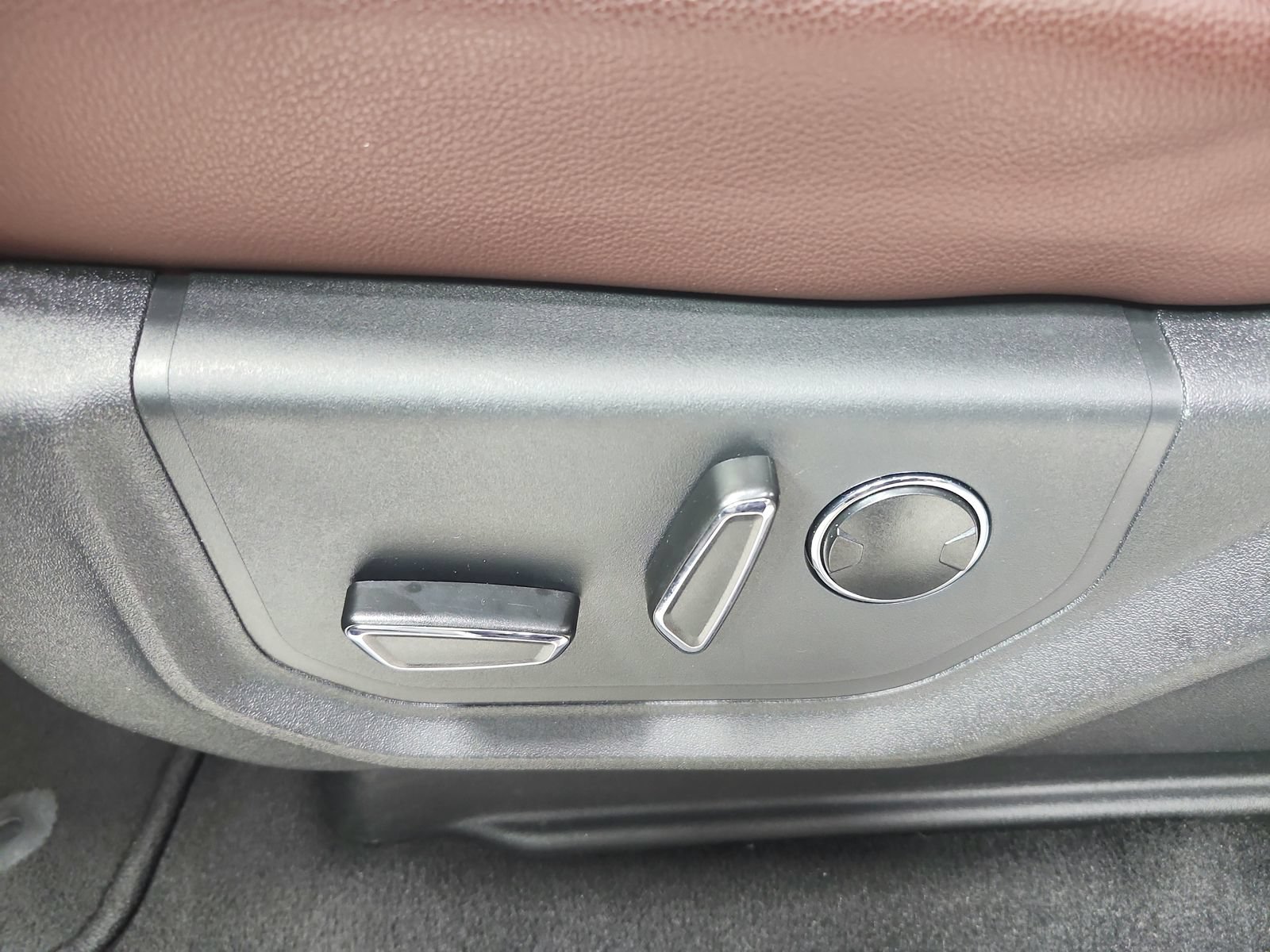 Used 2024 Ford Expedition Limited RWD image 20