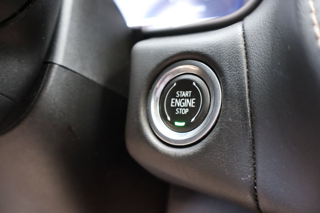 Used 2023 Chevrolet Suburban Premier image 20