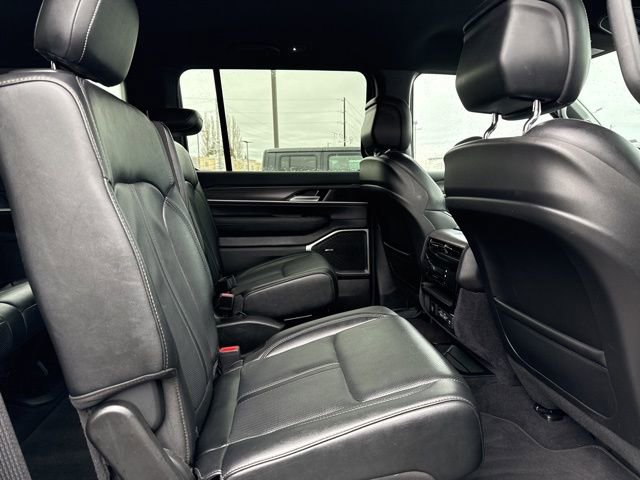 Used 2024 Jeep Wagoneer Series II image 14