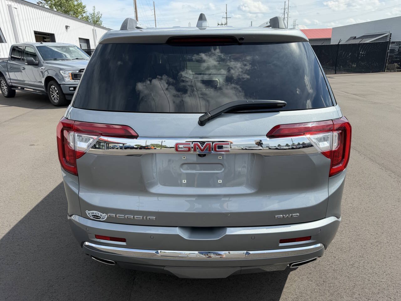Used 2023 GMC Acadia Denali w/ Trailering Package AWD/4WD image 7