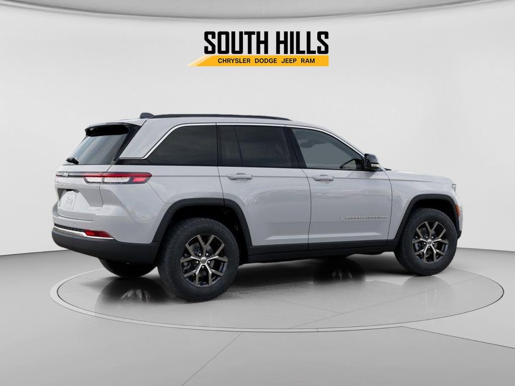 New 2025 Jeep Grand Cherokee Limited w/ Trailer Tow Package AWD/4WD image 4