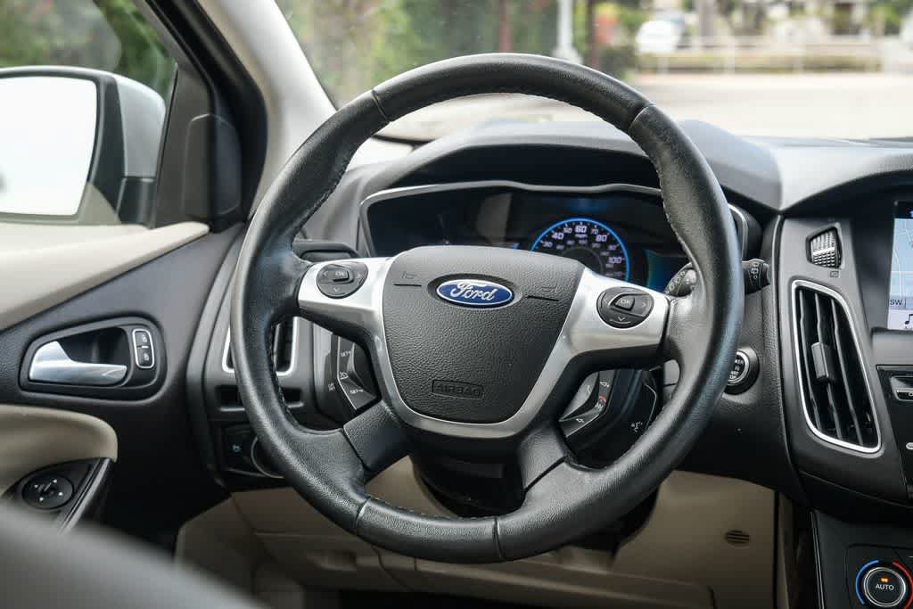 Used 2017 Ford Focus Electric Hatchback FWD image 12