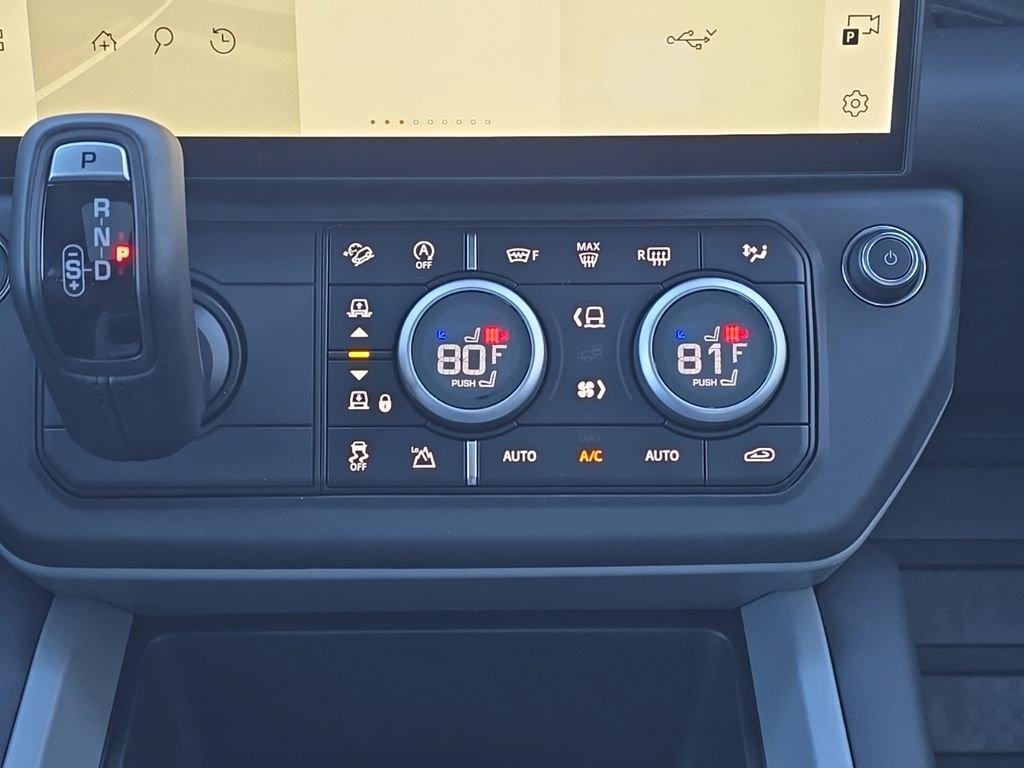 New 2026 Land Rover Defender 110 V8 AWD/4WD image 19