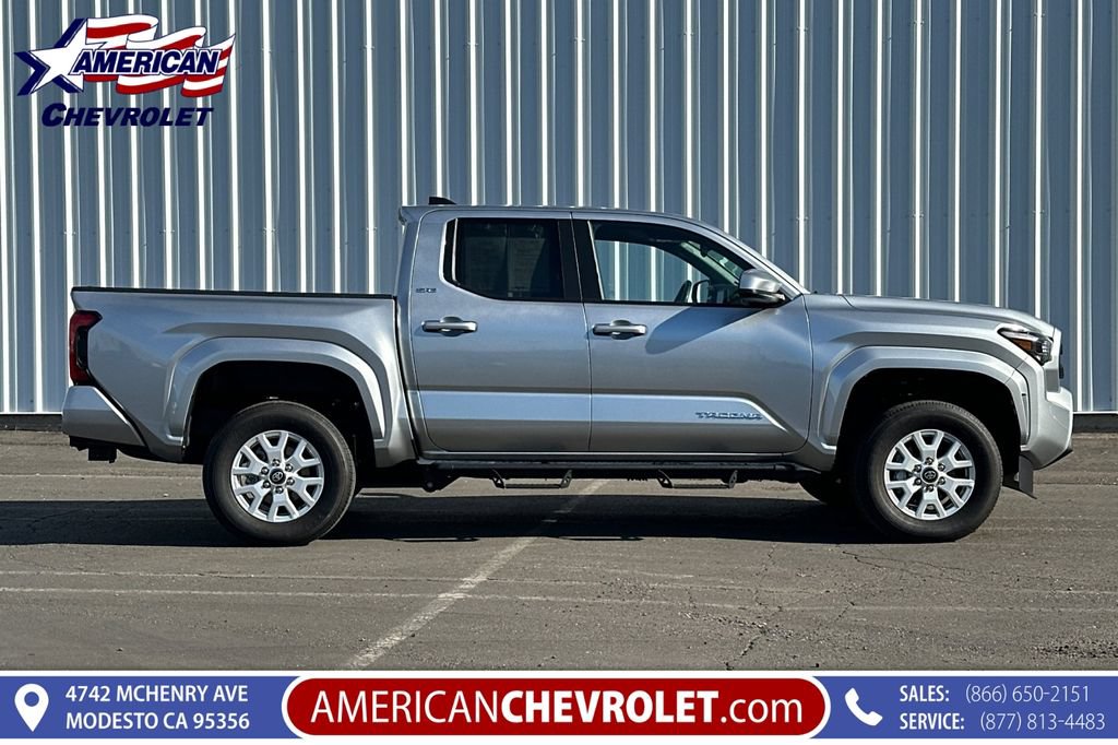 Used 2025 Toyota Tacoma SR5 AWD/4WD image 3
