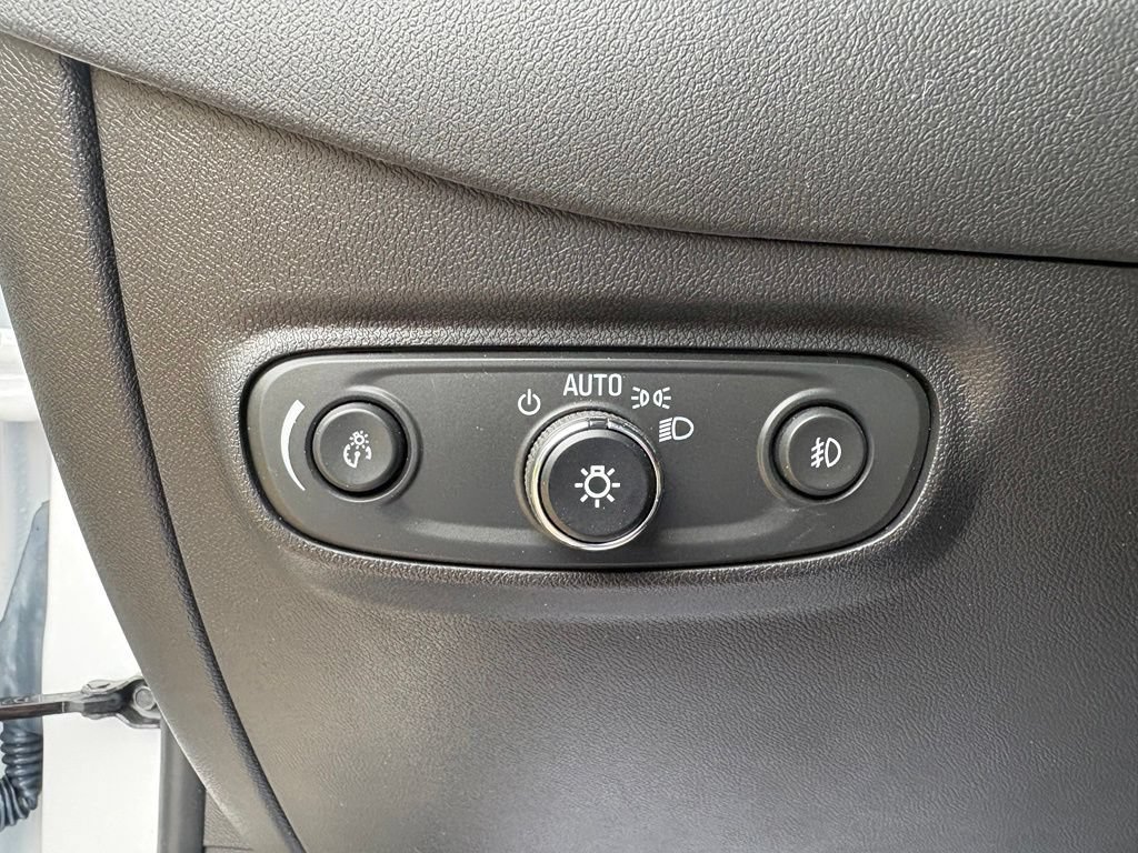 Used 2024 Chevrolet Equinox Premier FWD image 19