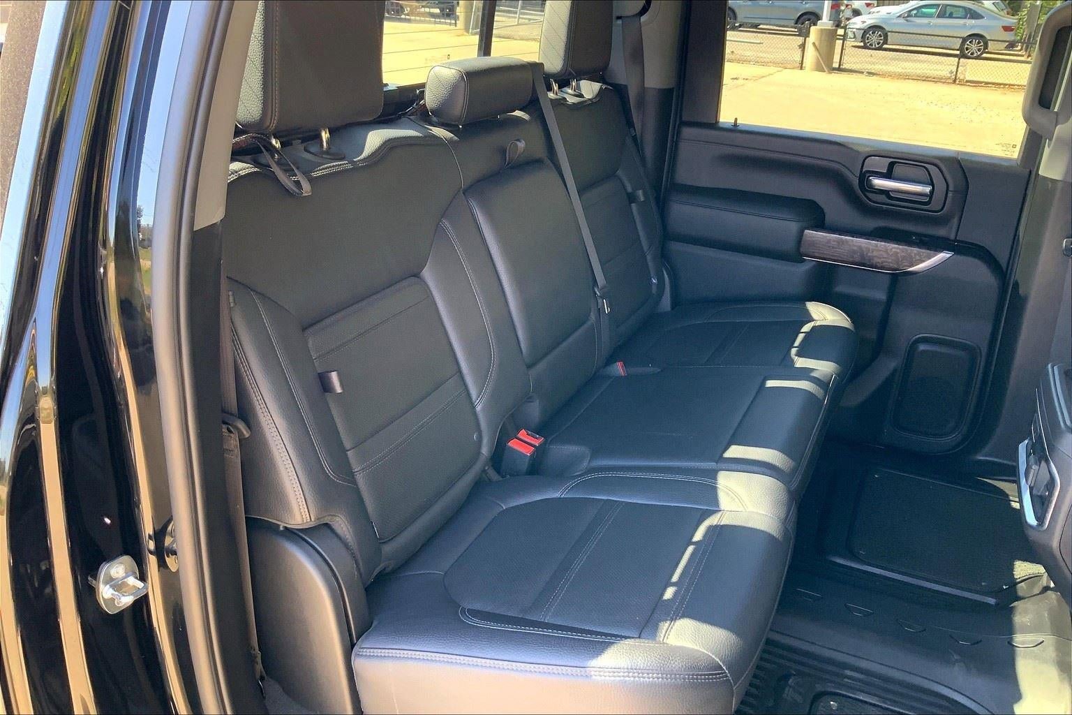 Used 2023 GMC Sierra 3500 Denali w/ Denali Ultimate Package image 21