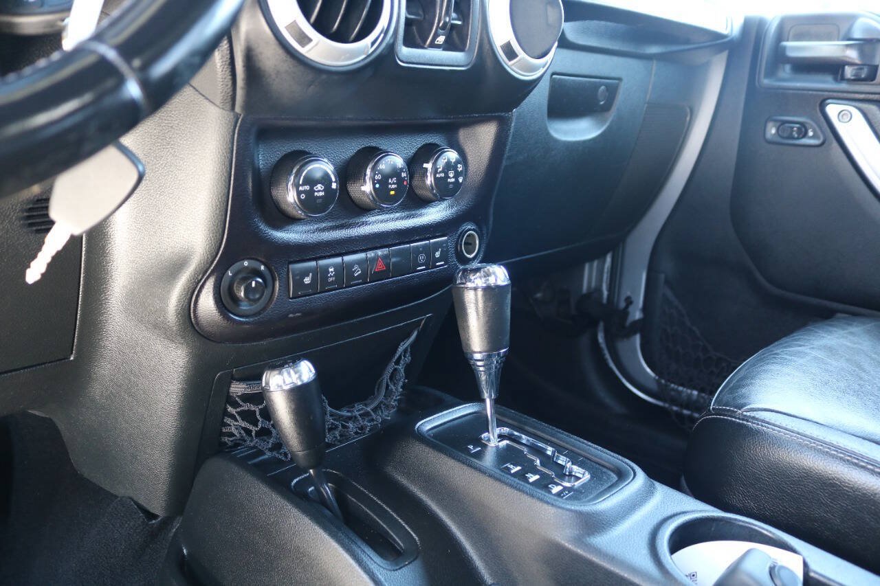 Used 2014 Jeep Wrangler Unlimited Rubicon AWD/4WD image 77