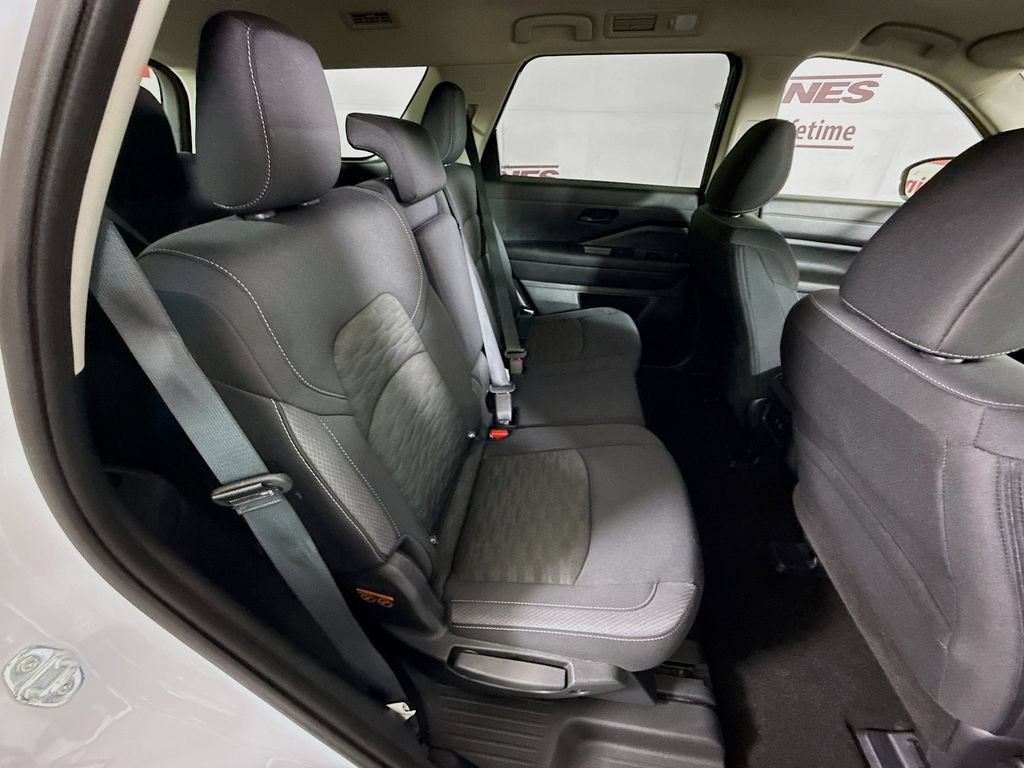 Certified 2025 Nissan Pathfinder SV AWD/4WD image 32