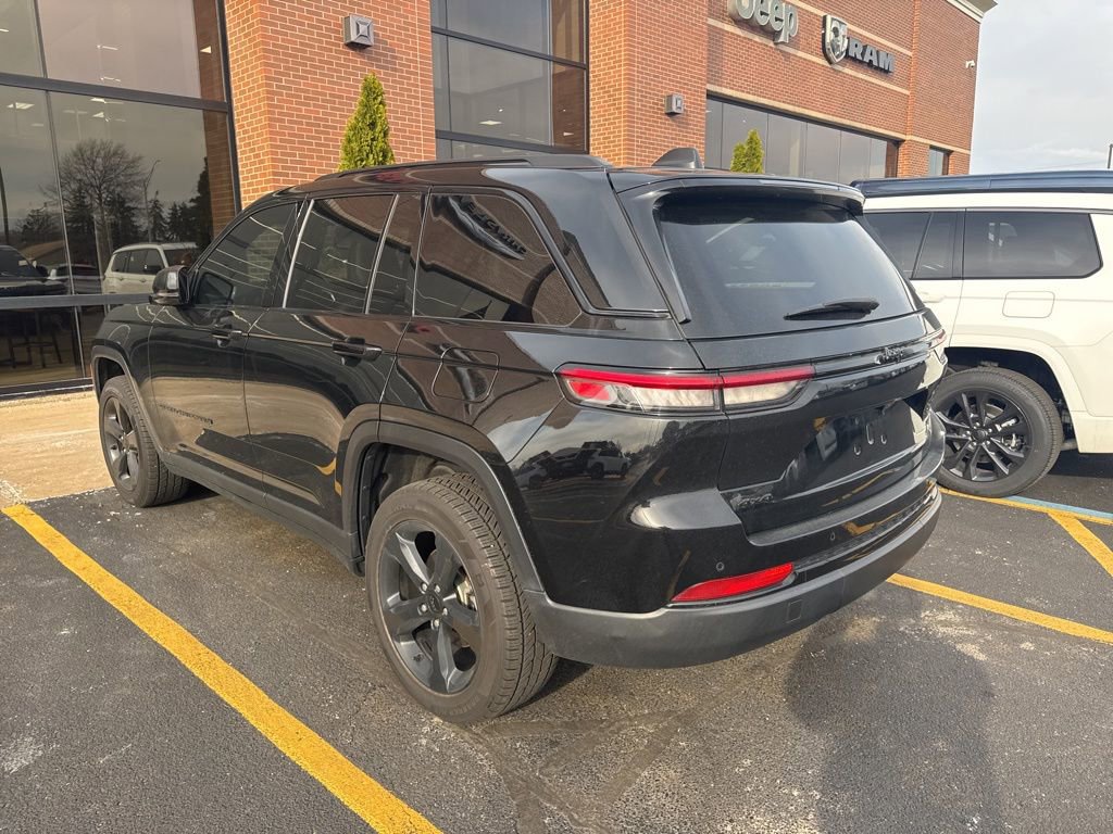 Used 2023 Jeep Grand Cherokee Altitude image 13