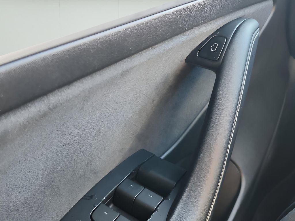 Used 2022 Tesla Model 3 Standard Range image 26