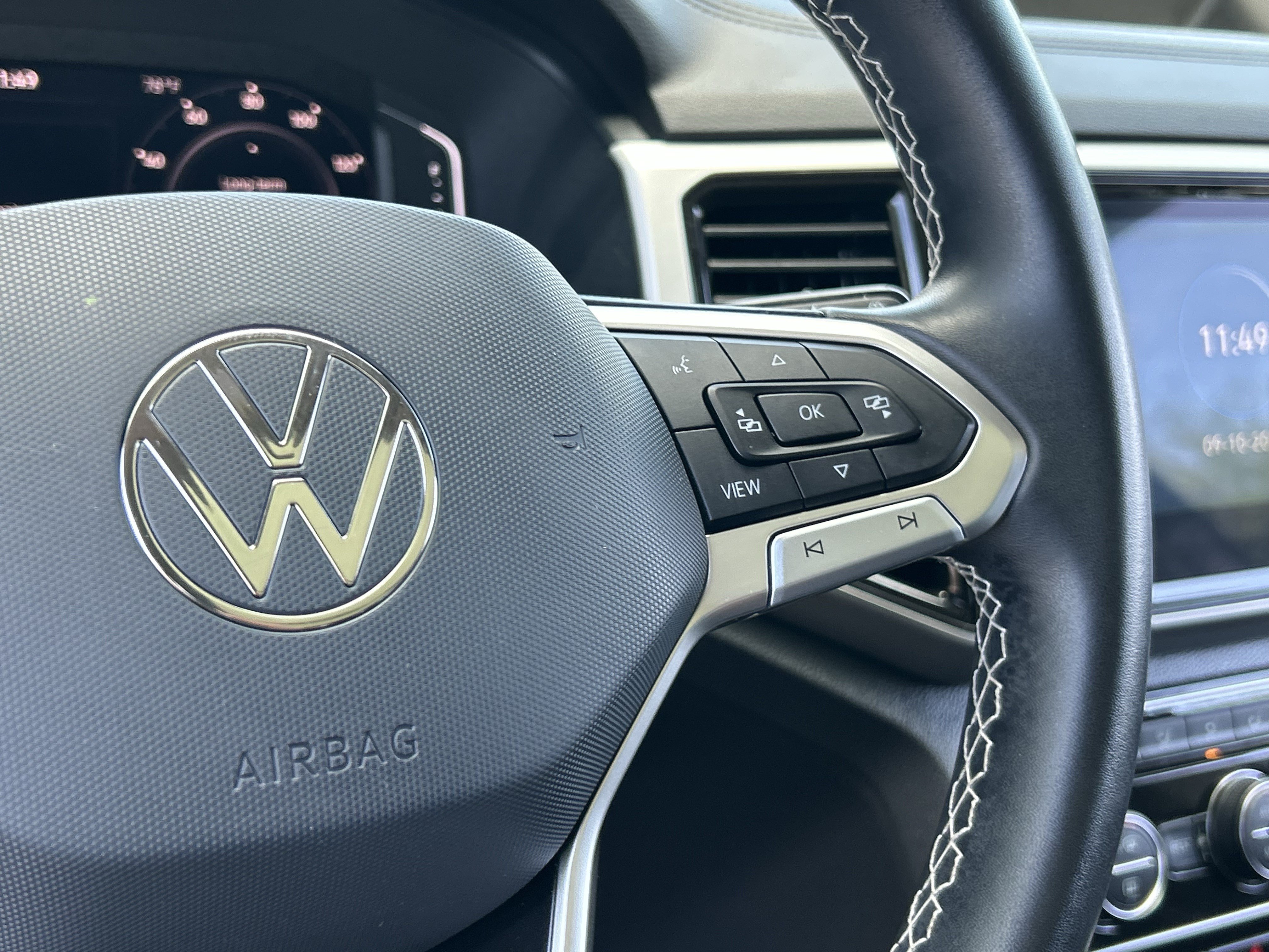 Used 2023 Volkswagen Atlas SE w/ Panoramic Sunroof Package FWD image 30