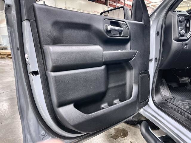 Used 2024 Chevrolet Silverado 1500 Custom w/ Turbomax Blackout Package AWD/4WD image 15