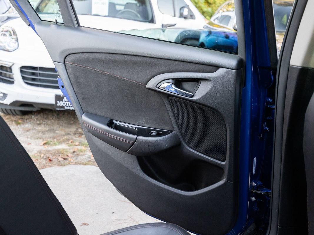 Used 2016 Chevrolet SS RWD image 40