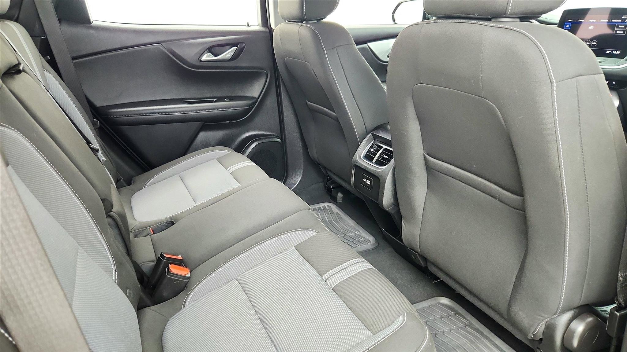 Used 2024 Chevrolet Blazer LT w/ Convenience Package FWD image 36
