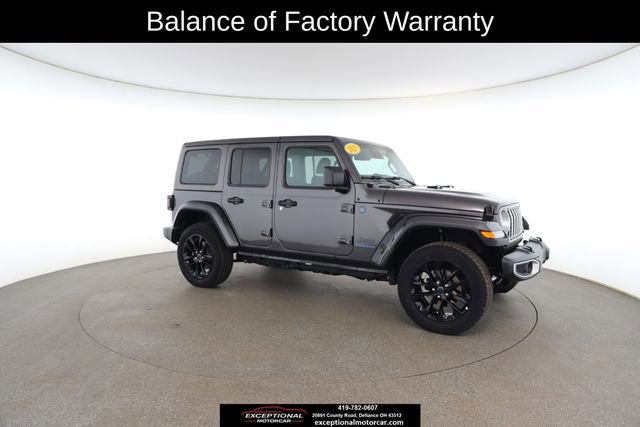 Used 2025 Jeep Wrangler Unlimited Sahara w/ Safety Group image 26