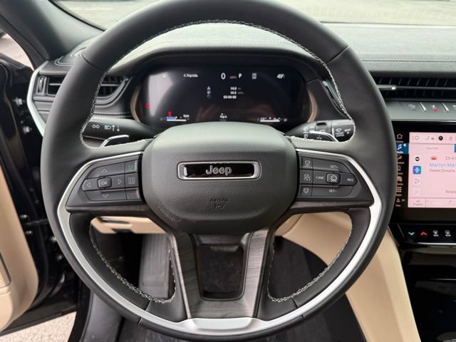 New 2026 Jeep Grand Cherokee Limited w/ Luxury Tech Group II AWD/4WD image 15