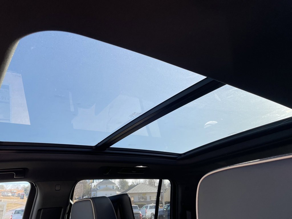 New 2026 Chevrolet Suburban Premier image 5