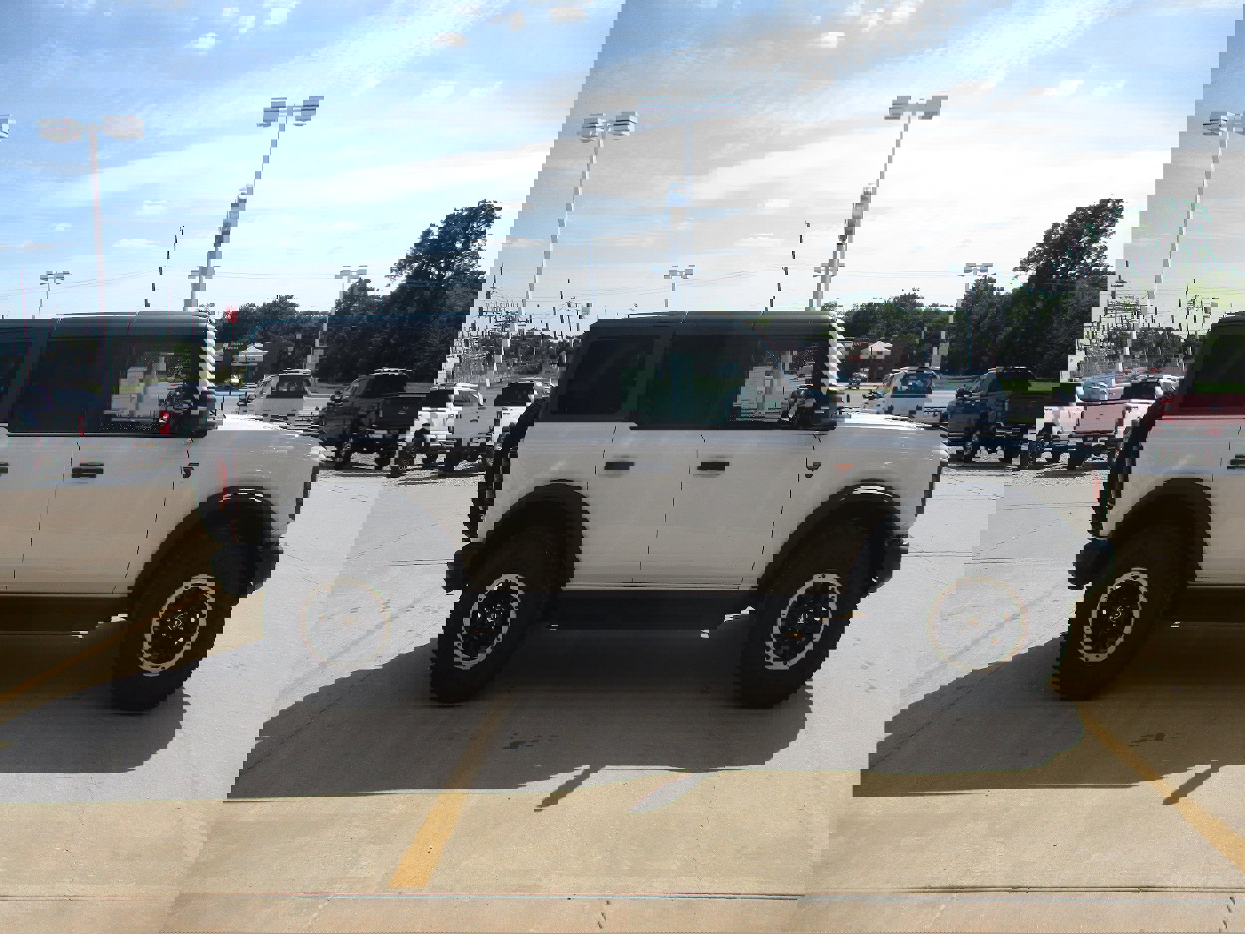 New 2025 Ford Bronco Badlands image 30