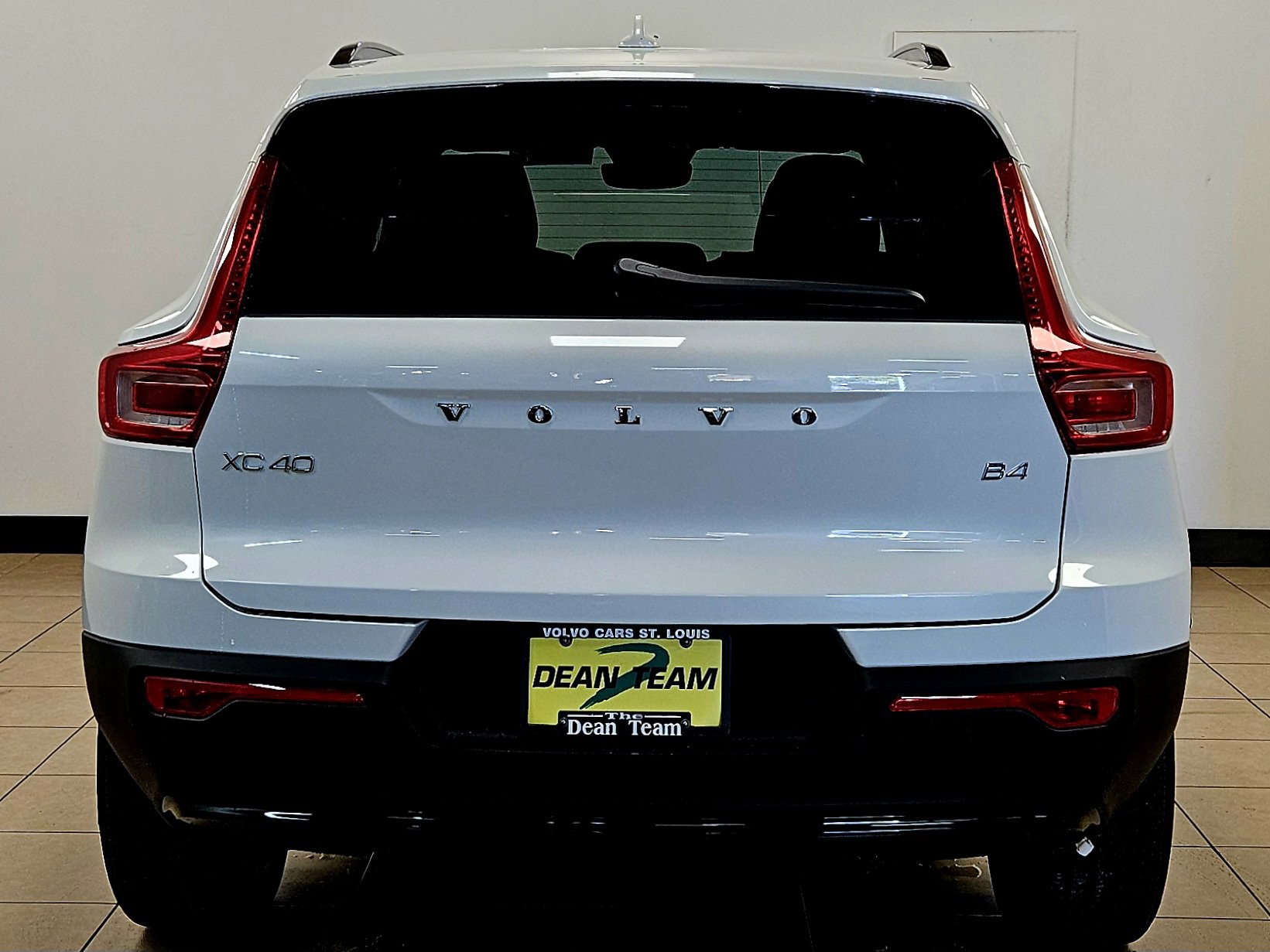 New 2026 Volvo XC40 B4 Plus w/ Climate Package FWD image 9