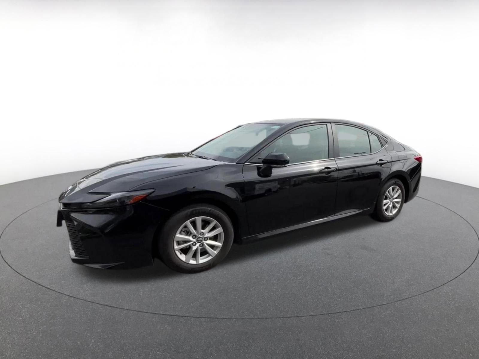Used 2025 Toyota Camry LE FWD image 8