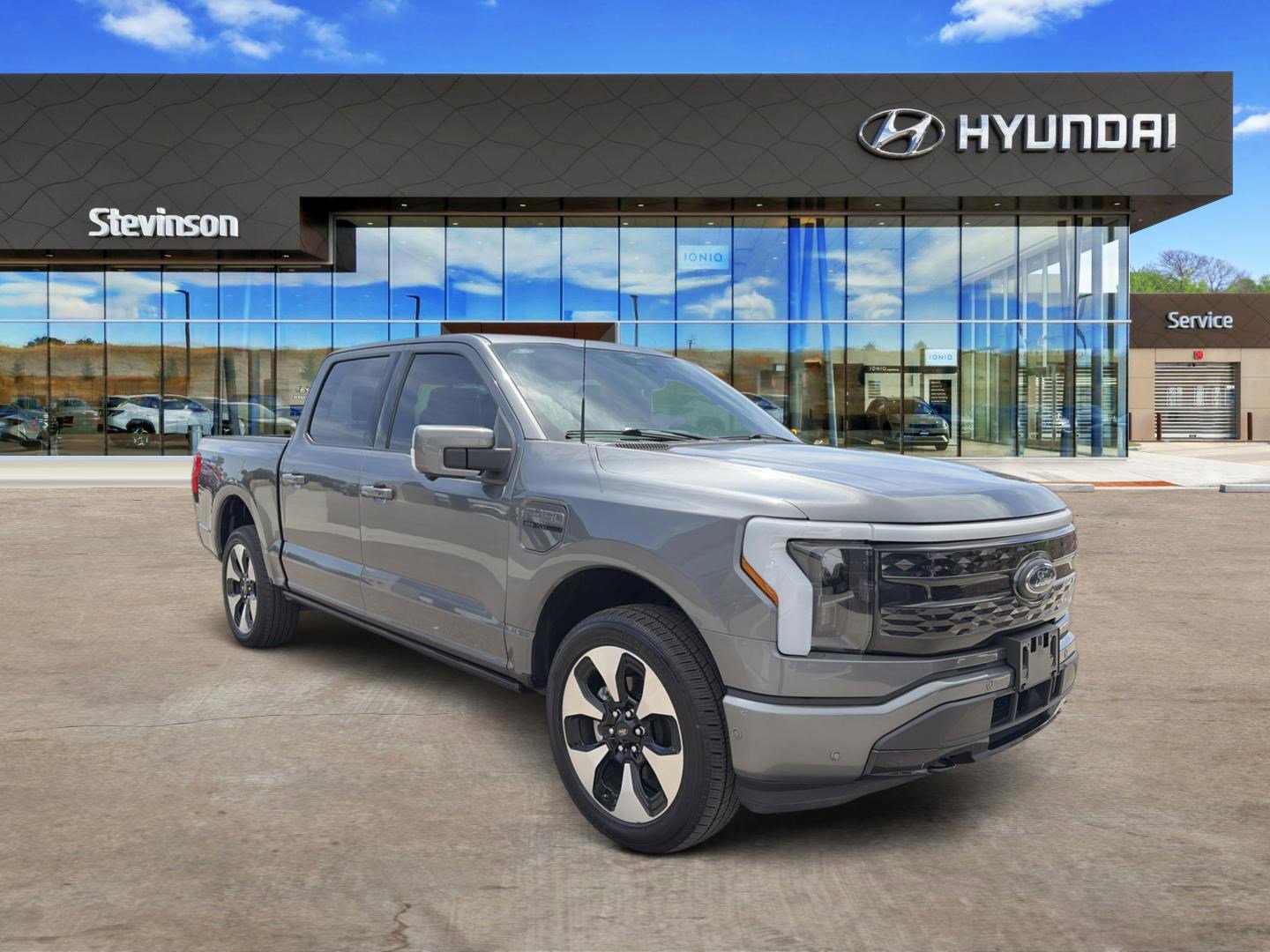Used 2023 Ford F150 Lightning Platinum AWD/4WD image 3