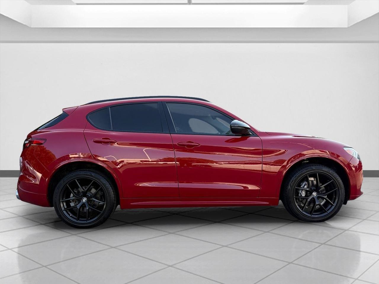 Used 2021 Alfa Romeo Stelvio Ti w/ Nero Edizione AWD/4WD image 6