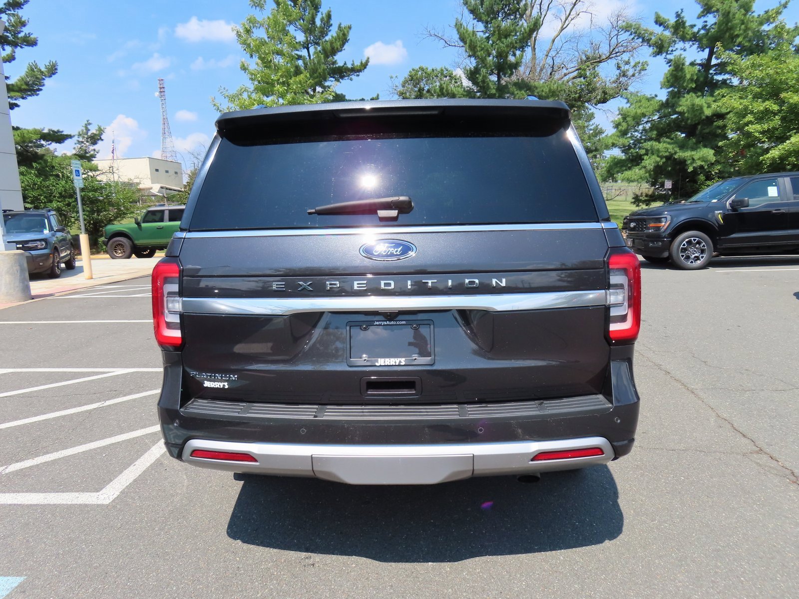 Used 2023 Ford Expedition Platinum image 6