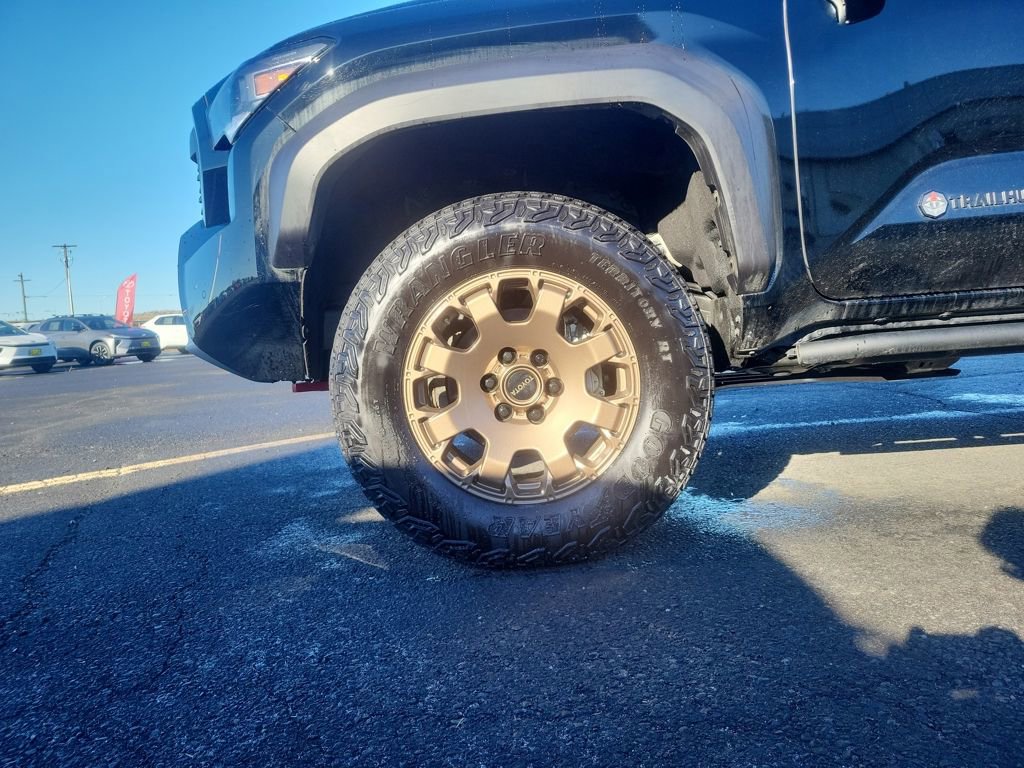 Certified 2025 Toyota Tacoma Trailhunter image 39