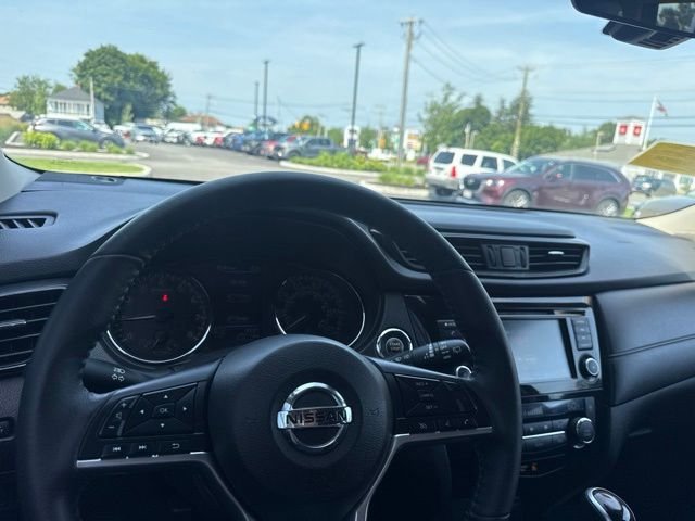 Used 2020 Nissan Rogue SV AWD/4WD image 19