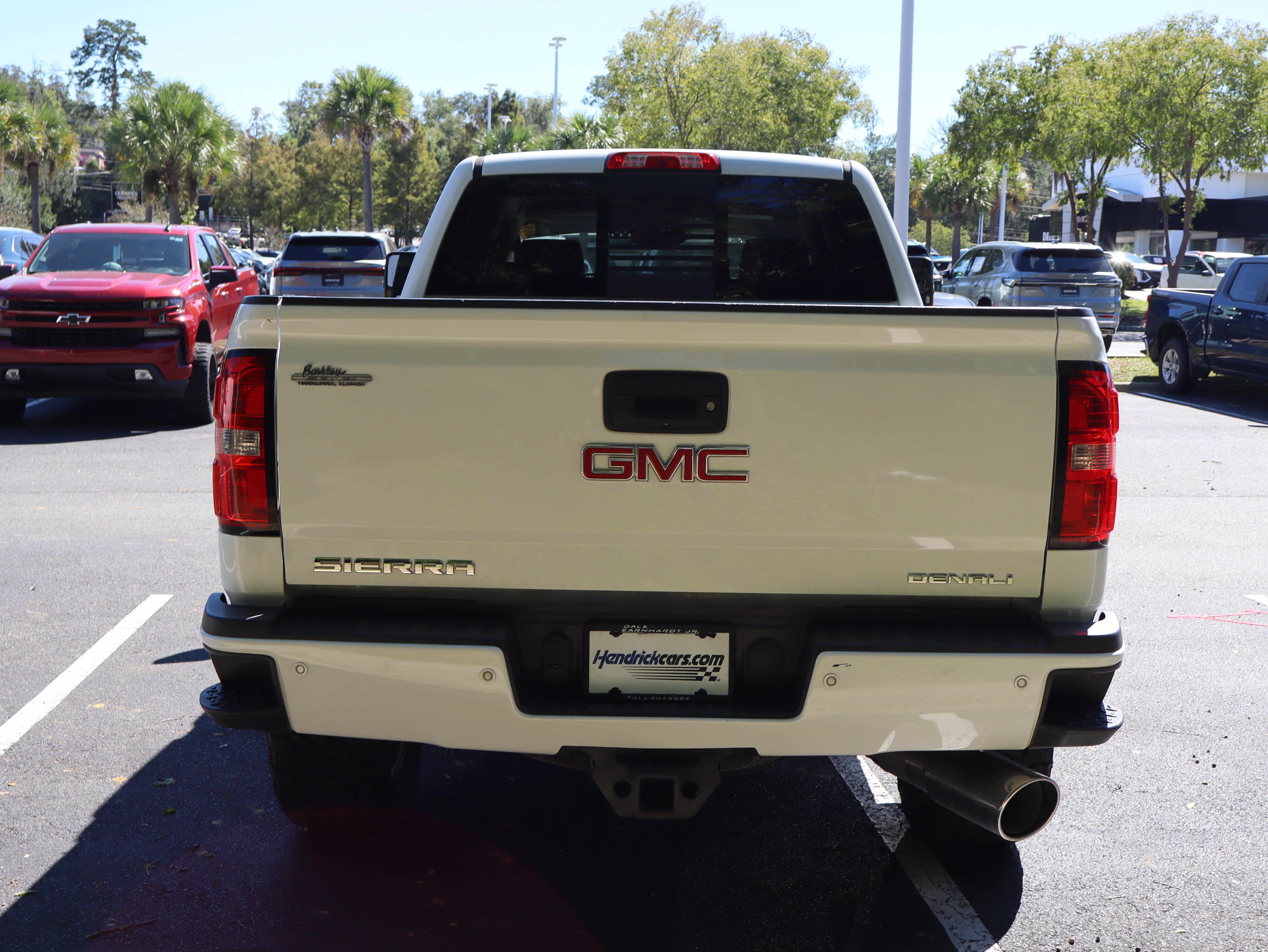 Used 2019 GMC Sierra 2500 Denali w/ Duramax Plus Package AWD/4WD image 9