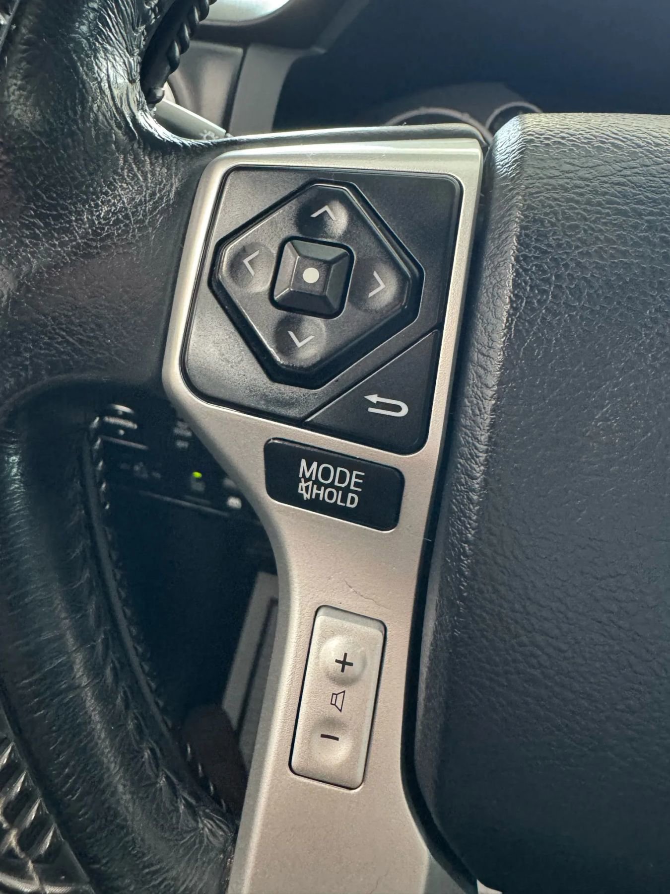 Used 2017 Toyota Tundra Limited w/ Limited Premium Package AWD/4WD image 23