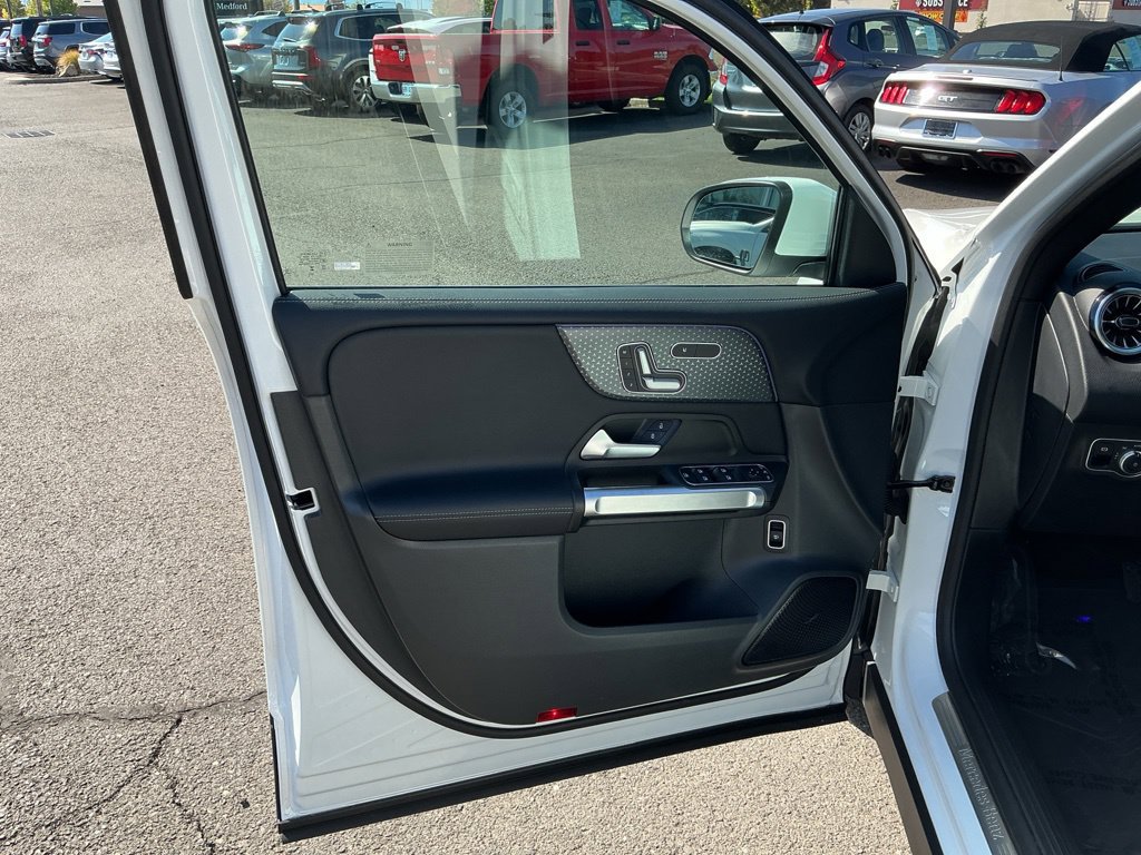 New 2026 Mercedes-Benz GLB 250 4MATIC image 15