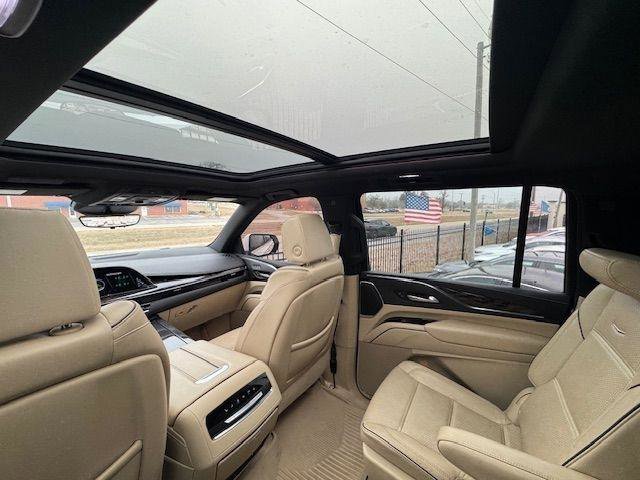 Used 2021 Cadillac Escalade ESV Premium Luxury AWD/4WD image 11