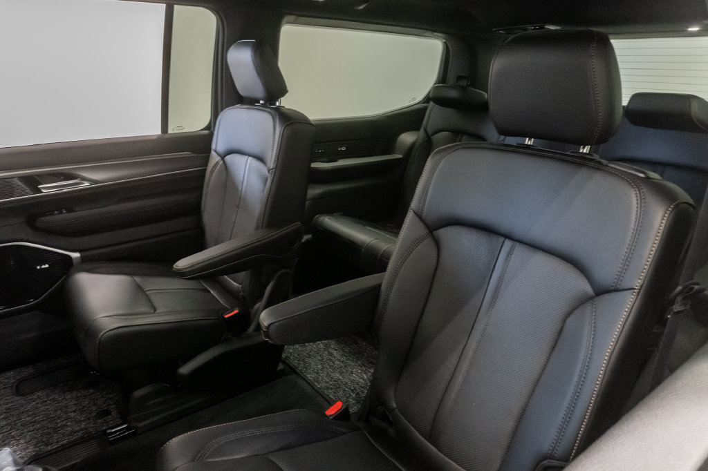 New 2026 Jeep Grand Wagoneer 4WD image 29