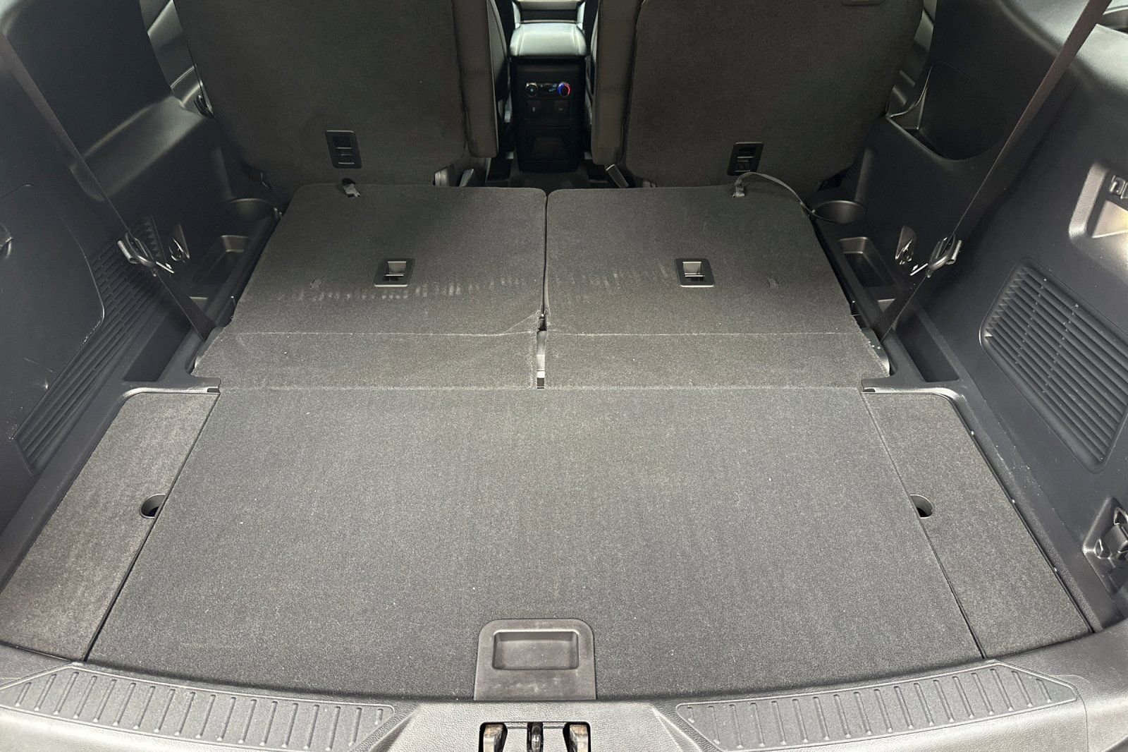 Used 2023 Ford Explorer XLT image 21