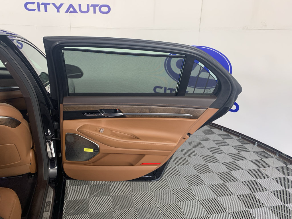 Used 2022 Genesis G90 5.0 Ultimate AWD/4WD image 39