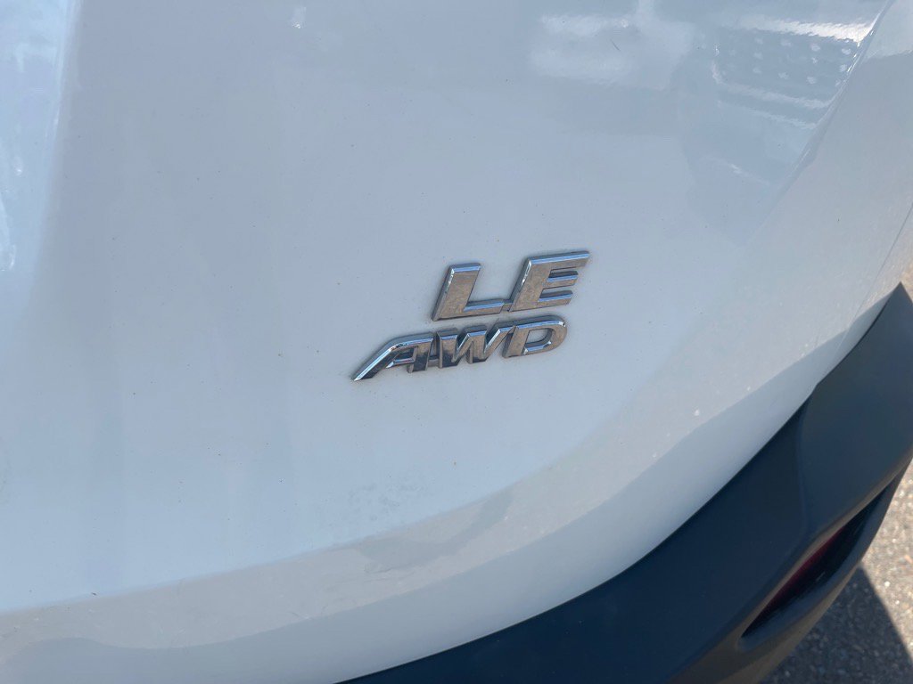 Used 2015 Toyota RAV4 LE image 8