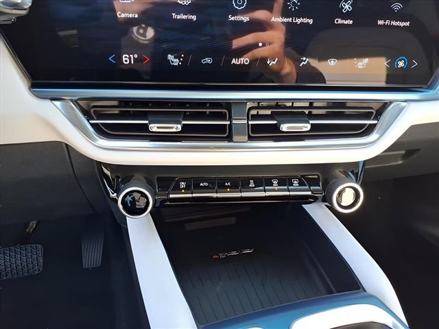 New 2026 Chevrolet Equinox EV LT AWD/4WD image 11