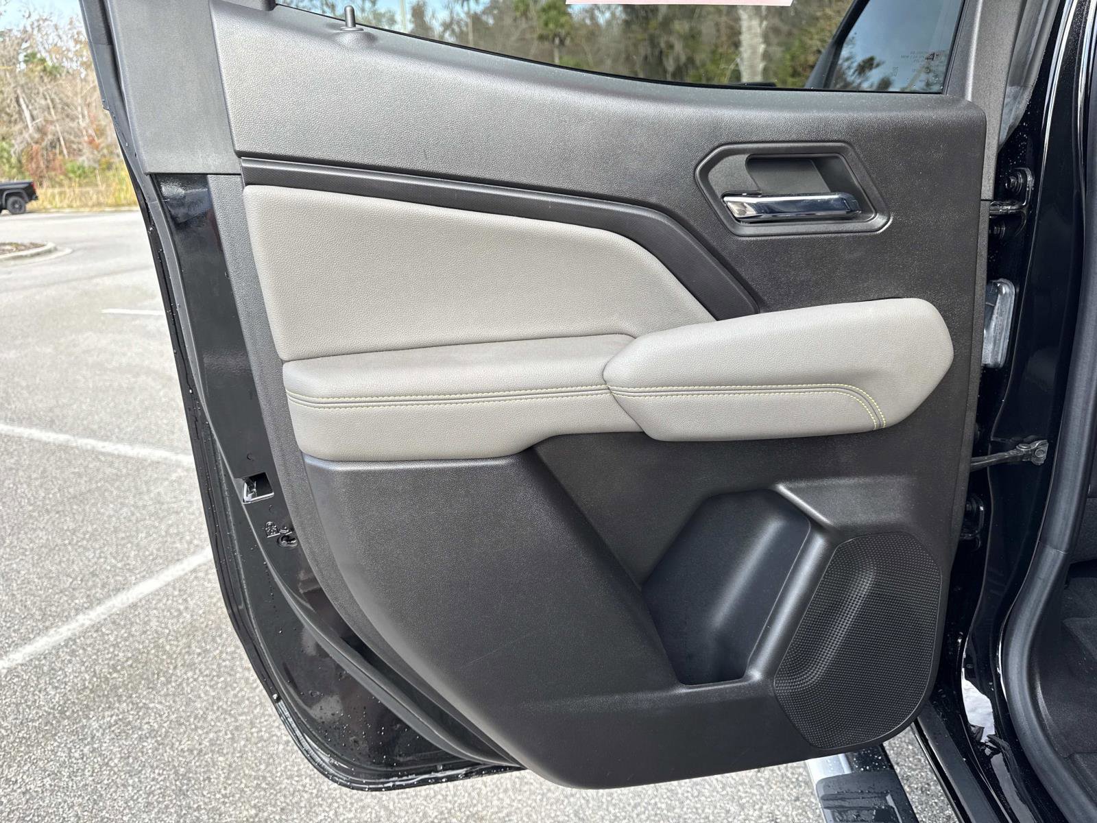 Used 2024 Chevrolet Colorado ZR2 w/ ZR2 Convenience Package III image 9