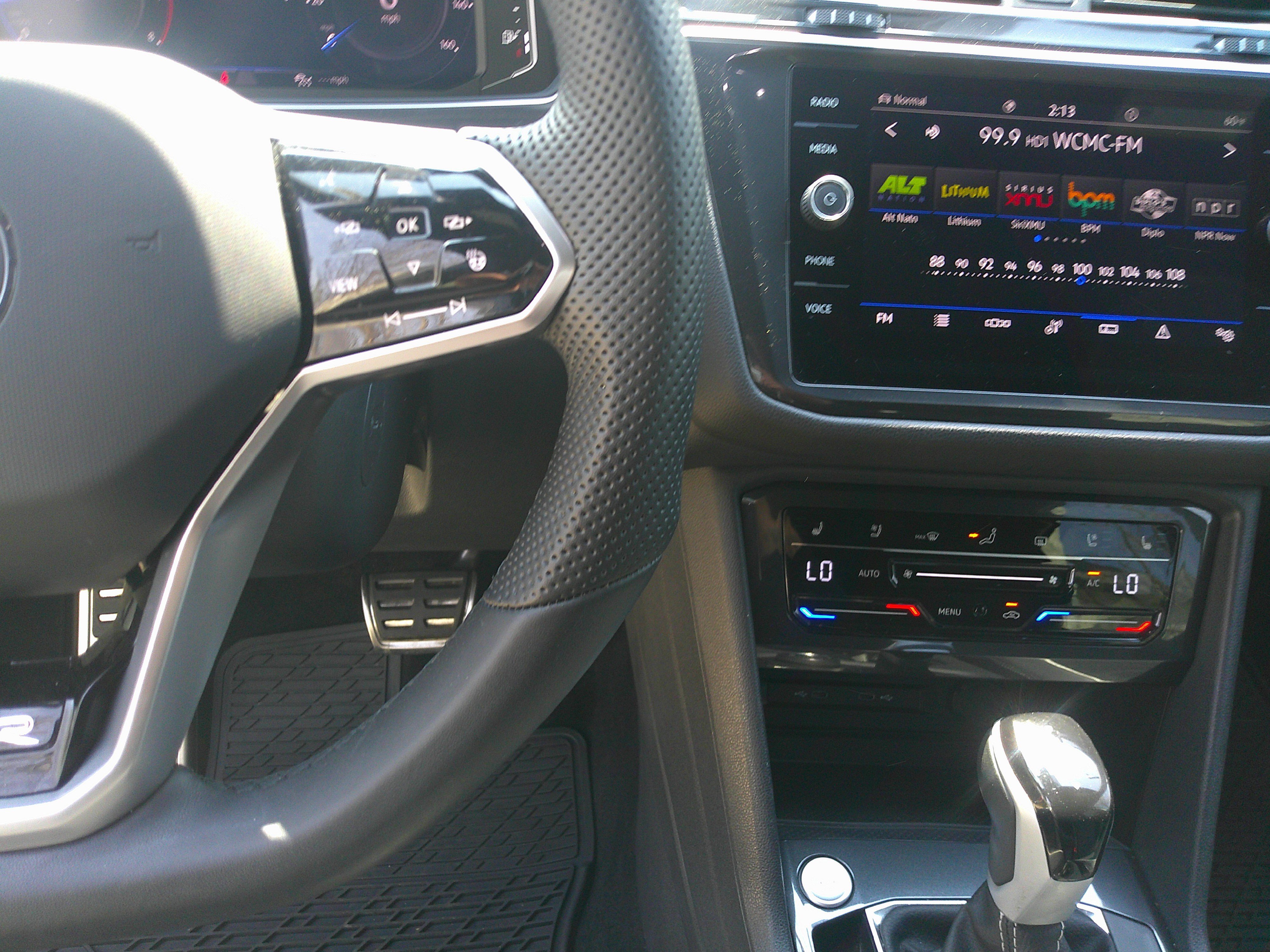 Used 2024 Volkswagen Tiguan SEL R-Line image 21