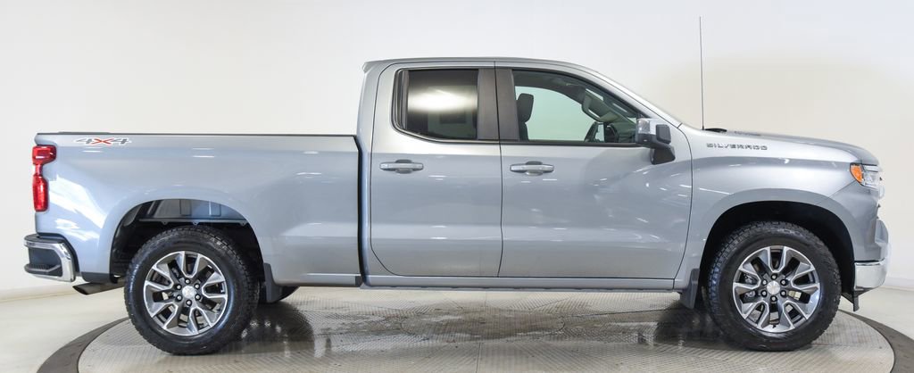 Used 2025 Chevrolet Silverado 1500 LT AWD/4WD image 15