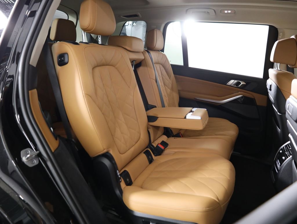 Used 2025 BMW X7 xDrive40i AWD/4WD image 62