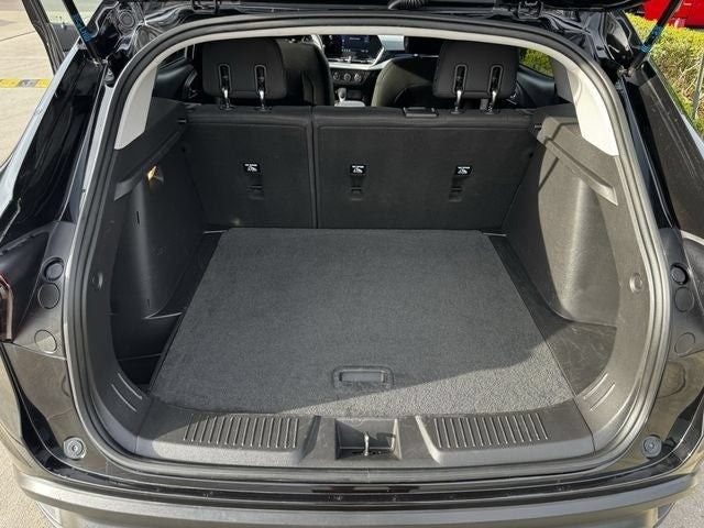 Used 2025 Chevrolet Trax LS FWD image 27