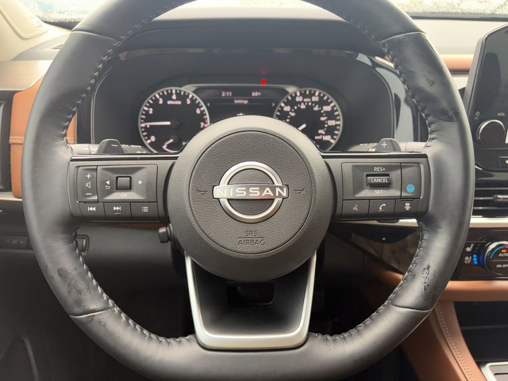 Used 2022 Nissan Pathfinder Platinum w/ Cargo Package image 11